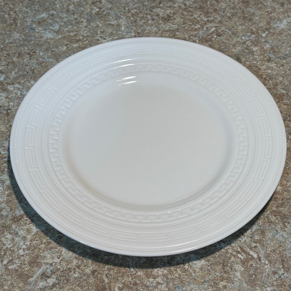 Wedgwood Intaglio Accent White Embossed Bone China Lunch 9" inch Plate New - Picture 9 of 9